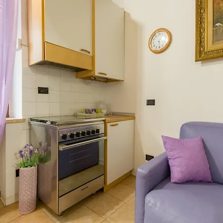 Fairy Studio In * ורונה